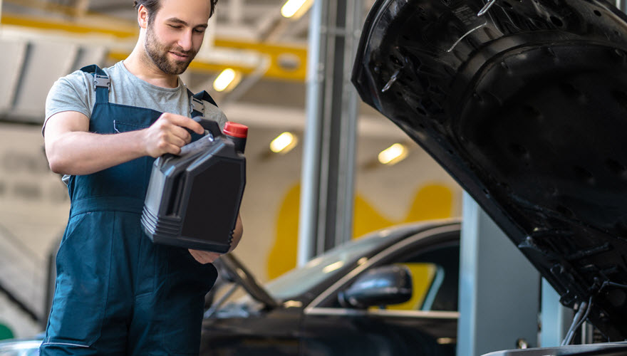 Avoid the Cost and Consequences of Neglecting Your Acura's Oil Change in Nashville